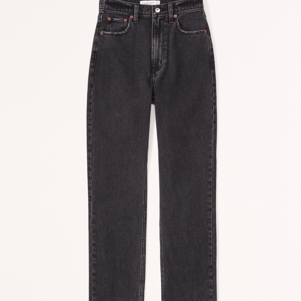 Abercrombie Ultra High Rise Ankle Straight Jean. Size 24. Never worn. NWT.